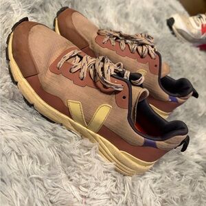Veja Venturi Sneakers Womens Size 36 Brown Tan Trail Running Chunky Outdoor